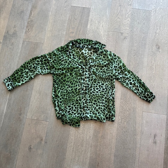ZARA Green leopard print dress shirt with gold buttons - Picture 1 of 6